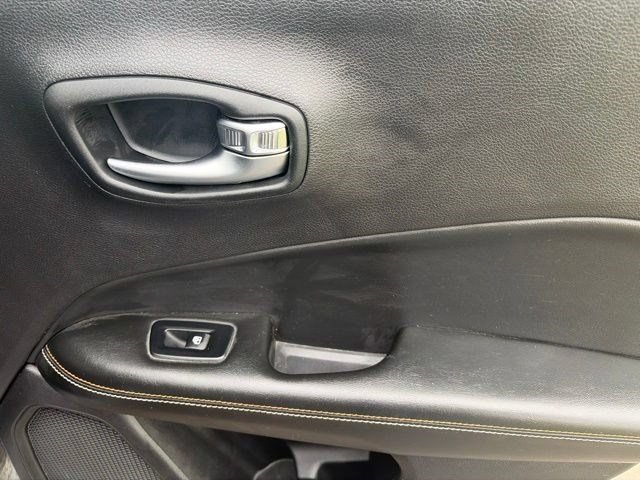 Used 2018 Jeep Compass Latitude w/ Popular Equipment Group AWD/4WD image 38
