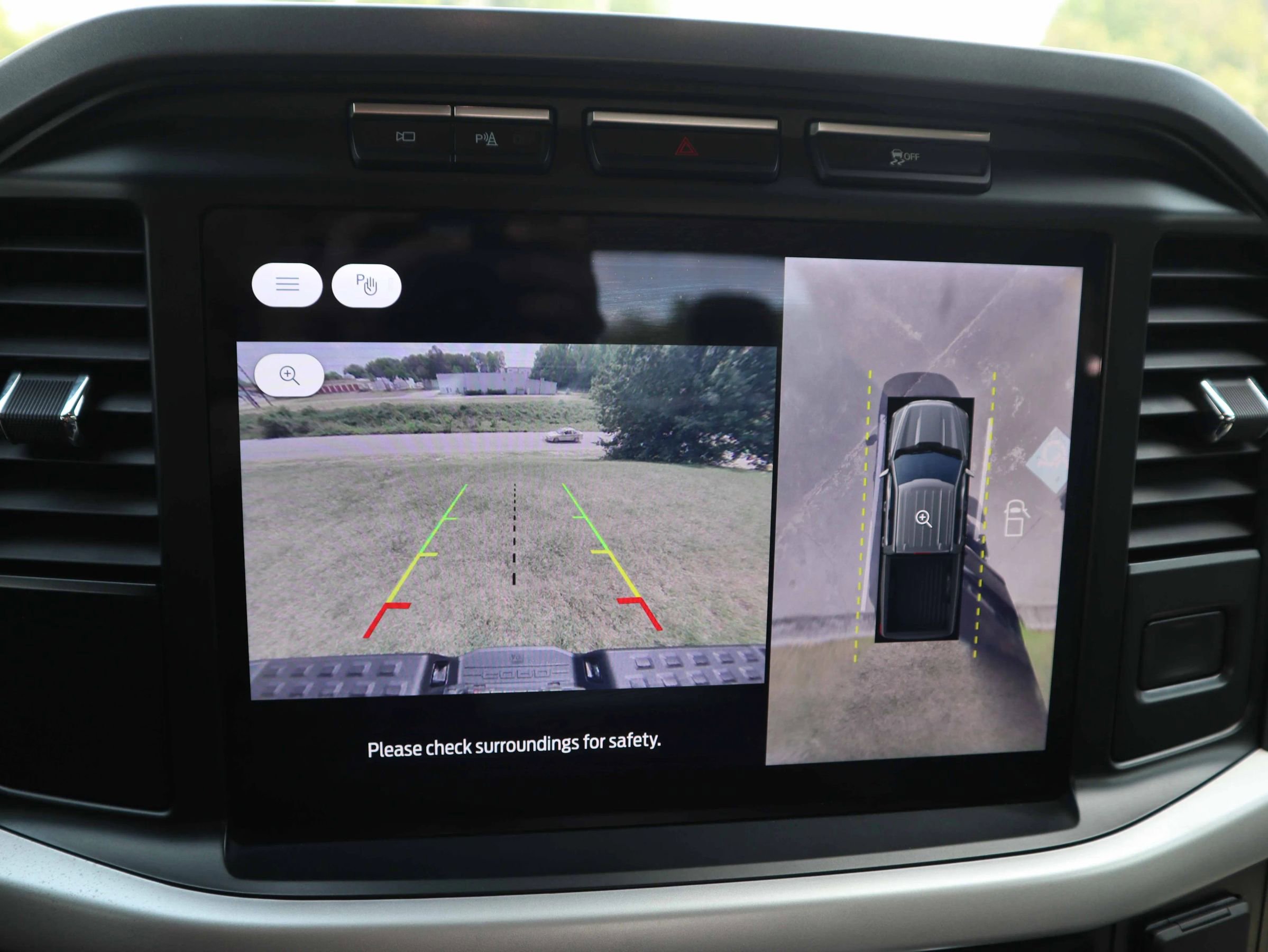 Used 2023 Ford F150 Lightning XLT AWD/4WD image 21