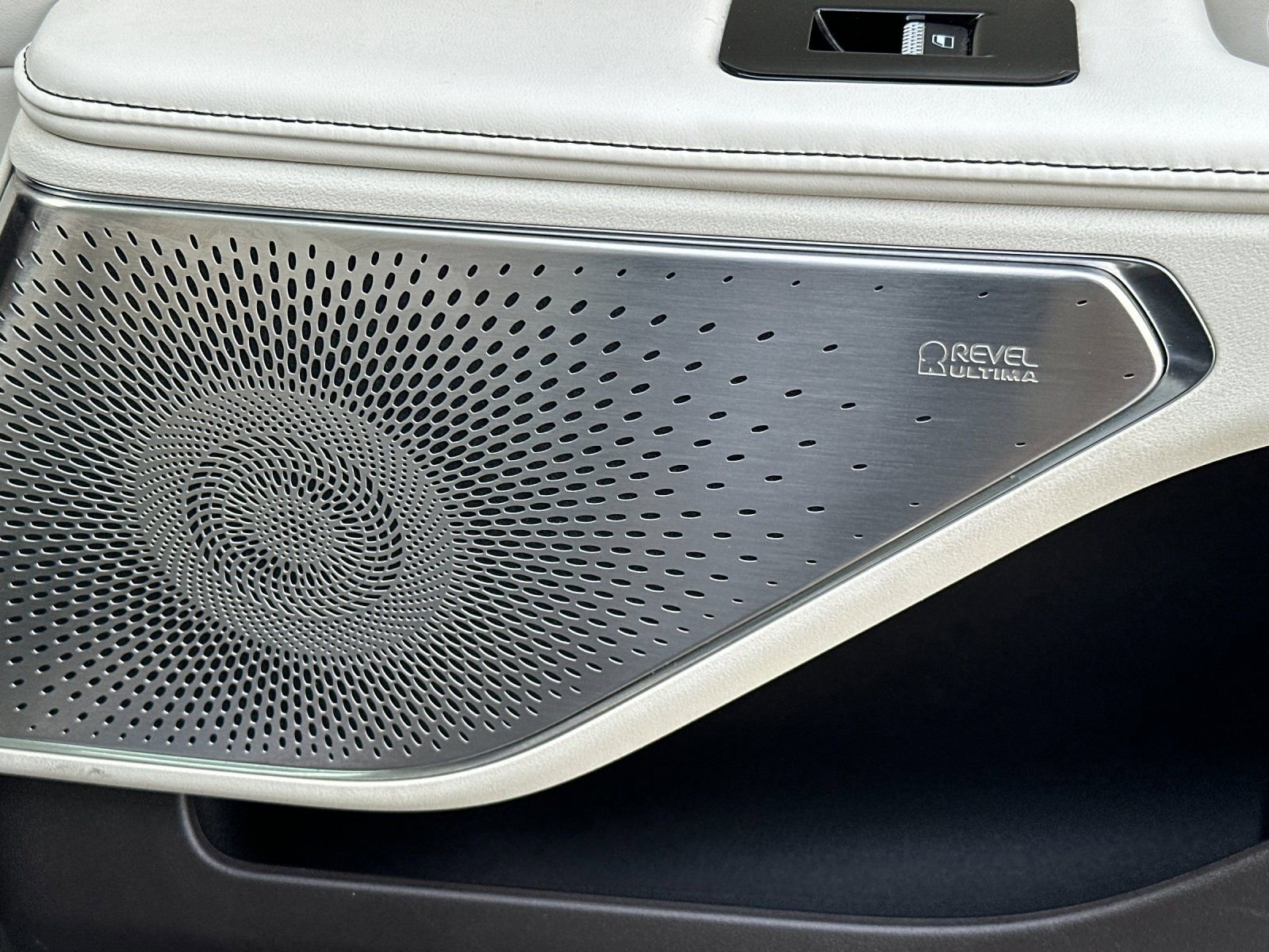 Used 2024 Lincoln Nautilus Black Label w/ Jet Appearance Package (87T) image 21