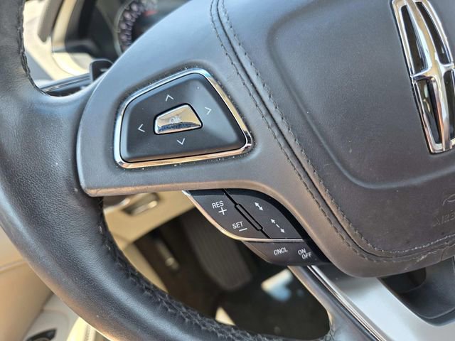 Used 2019 Lincoln MKZ Reserve FWD image 12