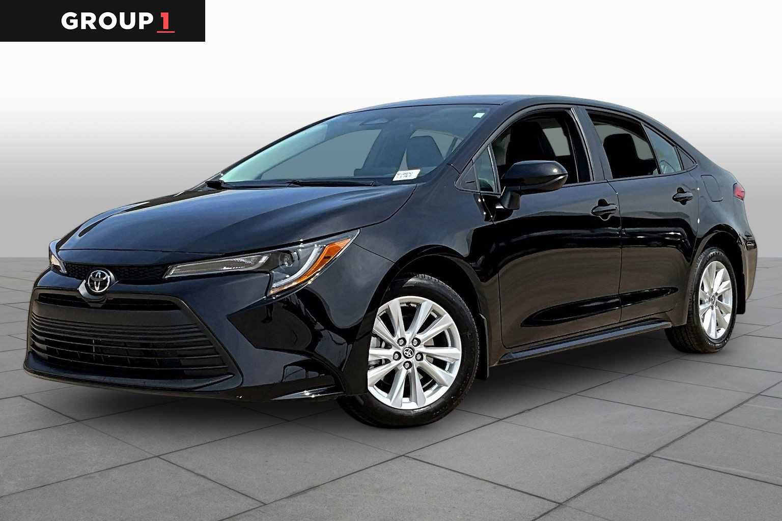 Used 2025 Toyota Corolla LE image 1