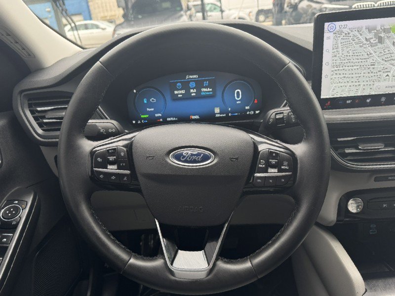 Used 2023 Ford Escape Platinum image 18