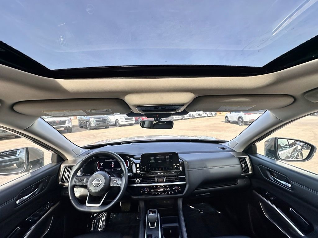 Certified 2024 Nissan Pathfinder Platinum image 35