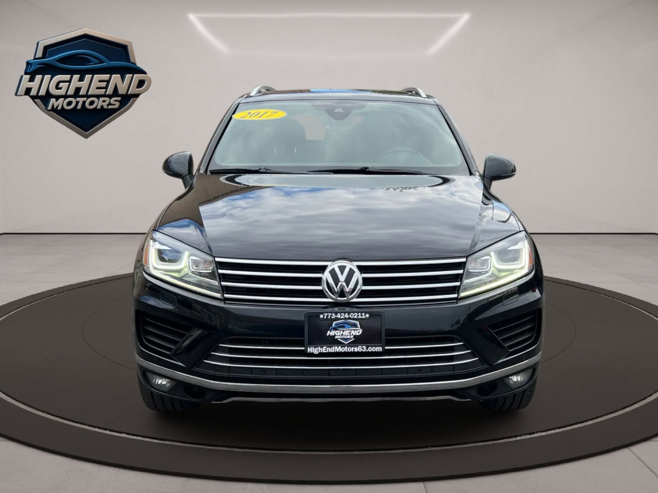 Used 2017 Volkswagen Touareg Wolfsburg Edition image 10