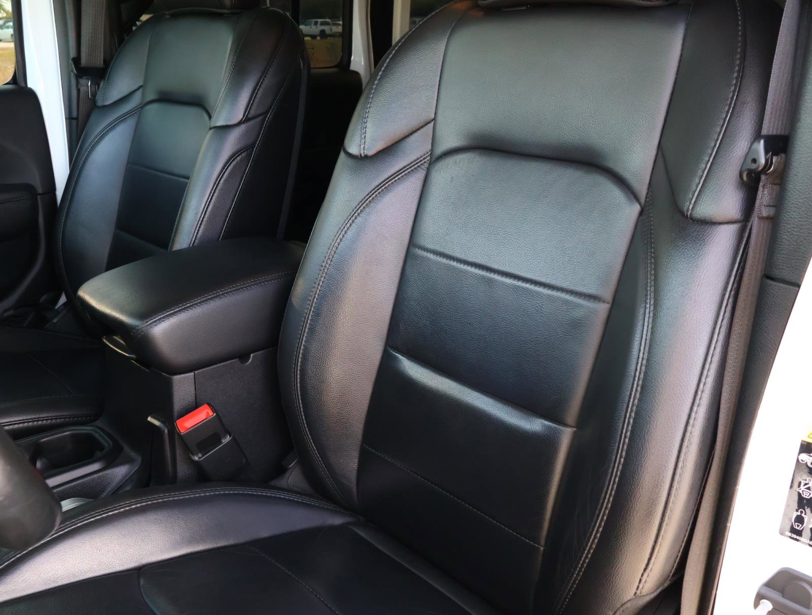 Used 2020 Jeep Wrangler Unlimited Sahara image 13