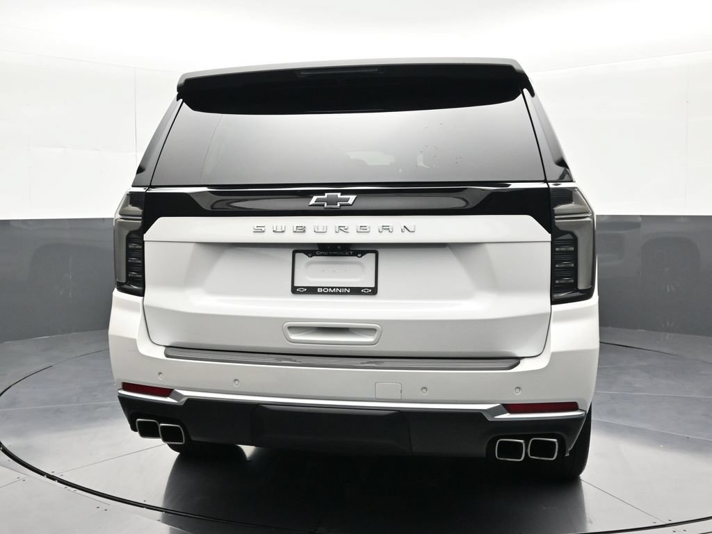 Used 2025 Chevrolet Suburban High Country AWD/4WD image 4