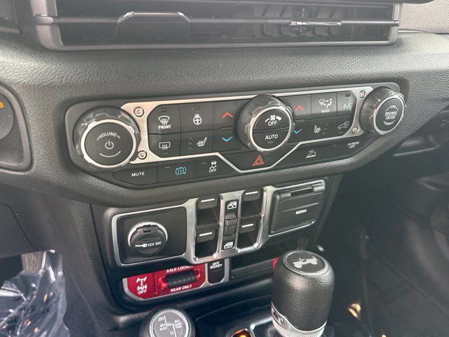 Used 2024 Jeep Wrangler Unlimited AWD/4WD image 6