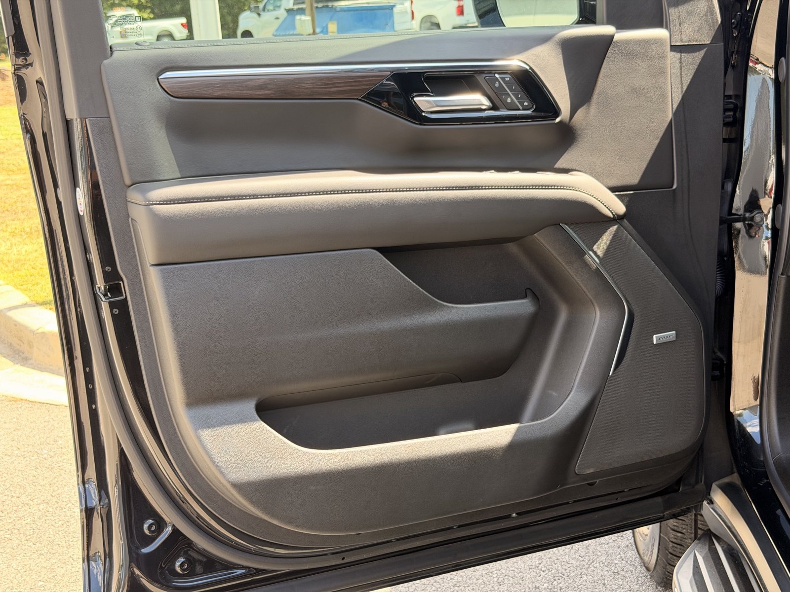 Used 2026 Chevrolet Tahoe LT w/ Comfort Package RWD image 16