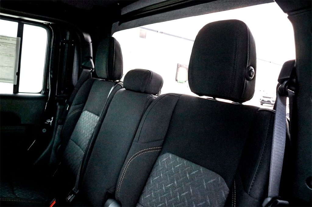New 2025 Jeep Gladiator Mojave w/ Safety Group image 19