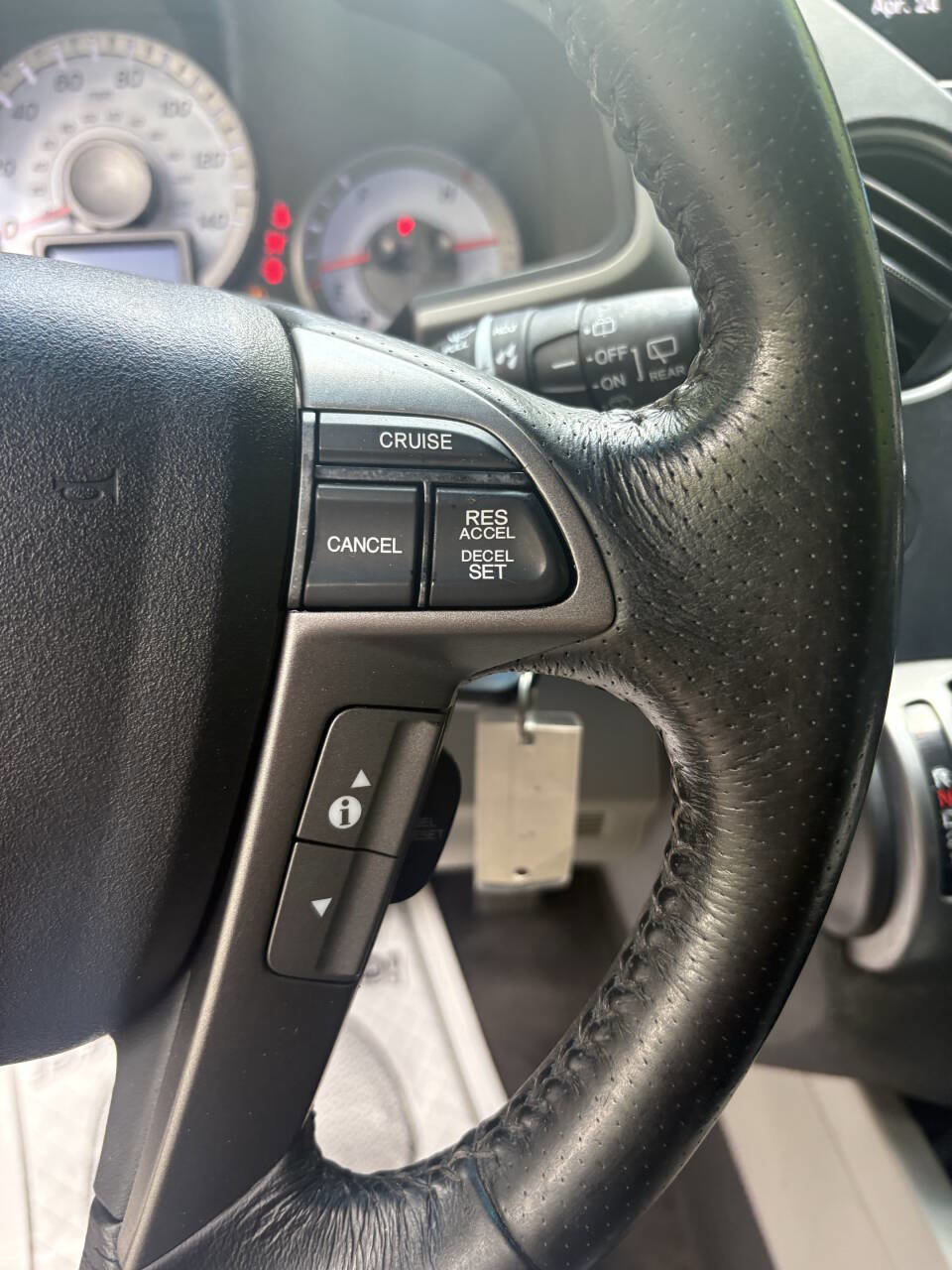 Used 2012 Honda Pilot Touring image 22