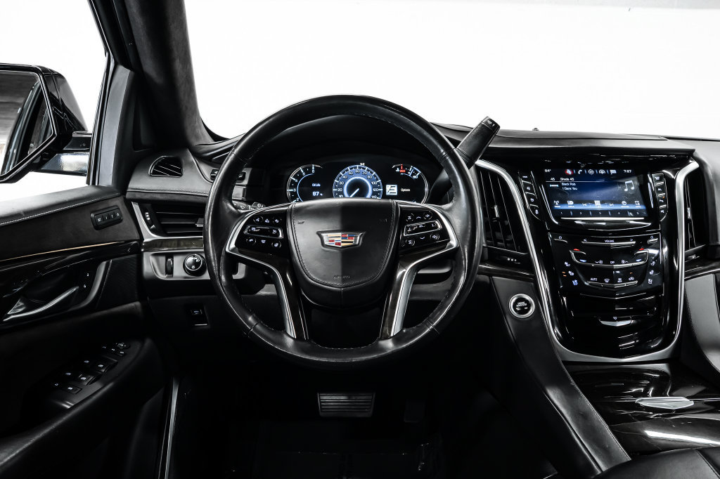 Used 2020 Cadillac Escalade Platinum RWD image 22