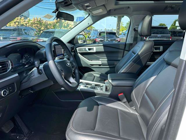 Used 2023 Ford Explorer XLT w/ Equipment Group 202A AWD/4WD image 13