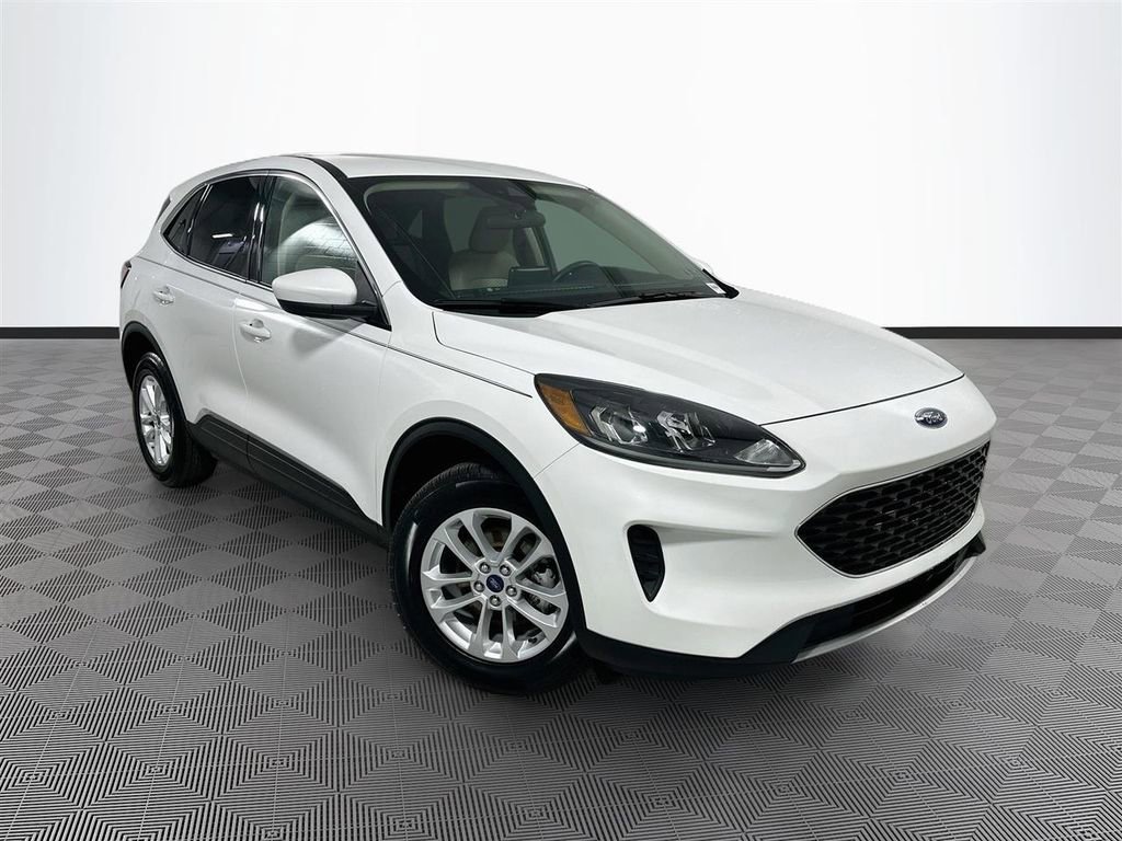 Certified 2020 Ford Escape SE
