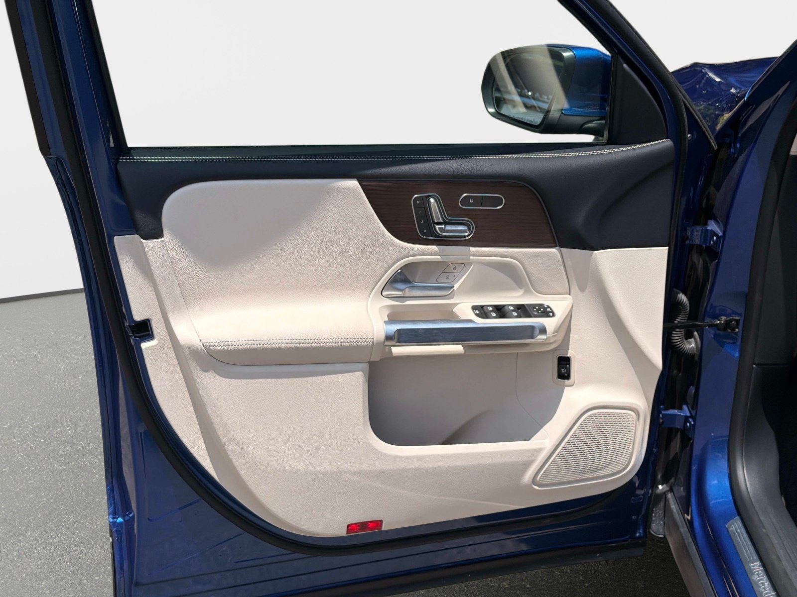 Certified 2024 Mercedes-Benz GLB 250 image 16
