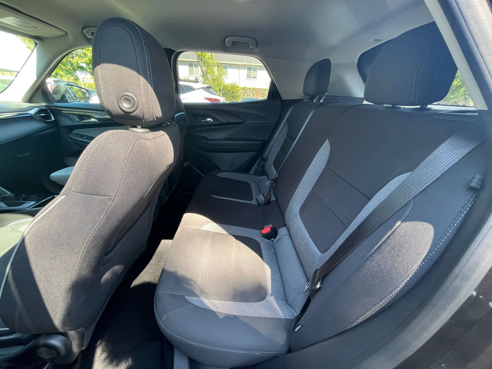 Used 2025 Chevrolet TrailBlazer LT FWD image 24