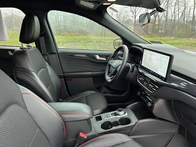 Used 2024 Ford Escape ST-Line w/ Tech Pack #1 image 31