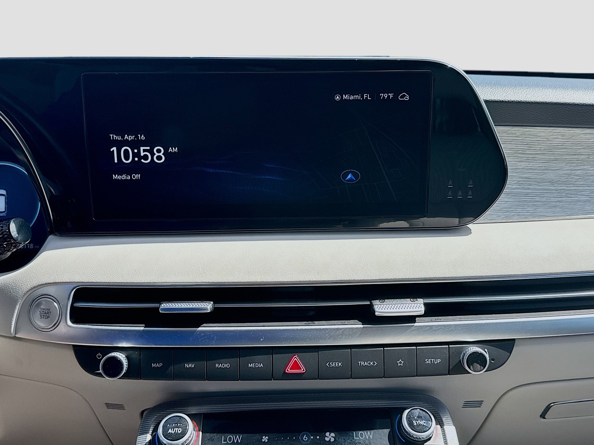 Used 2024 Hyundai Palisade Calligraphy image 10