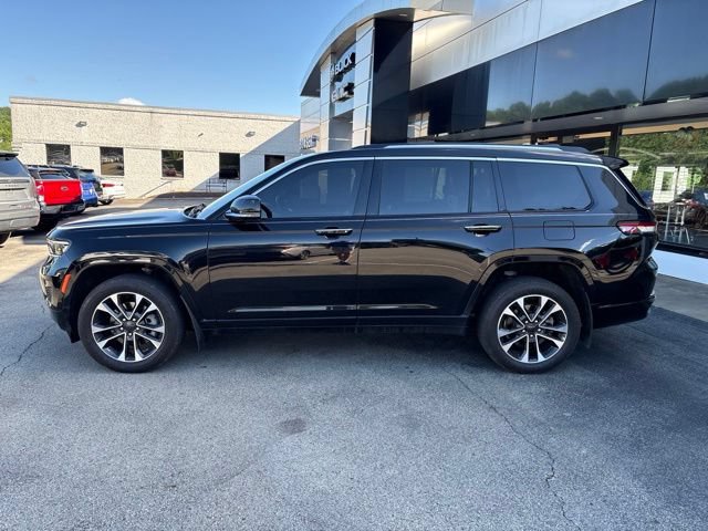 Used 2021 Jeep Grand Cherokee L Overland w/ Luxury Tech Group IV AWD/4WD image 2