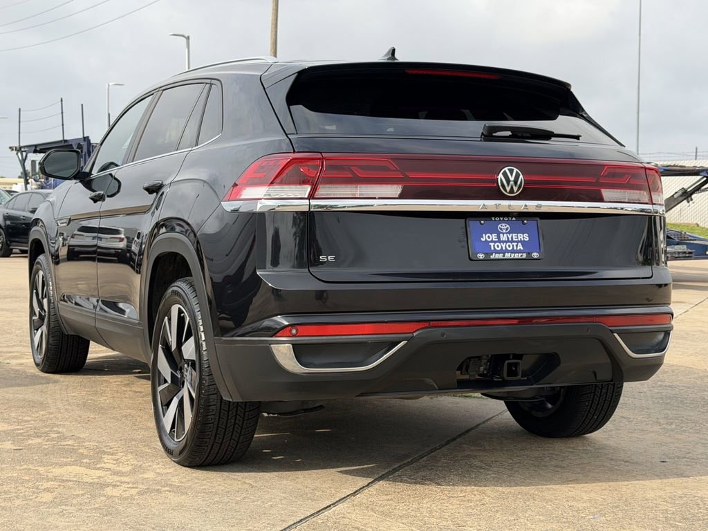 Used 2024 Volkswagen Atlas Cross Sport SE FWD image 9