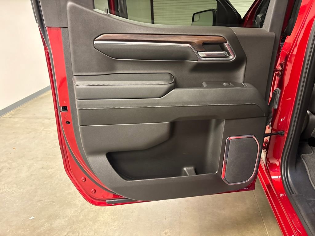 Used 2024 GMC Sierra 1500 SLT w/ SLT Convenience Package image 29