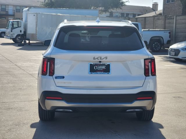Used 2025 Kia Sorento S w/ Panoramic Sunroof Package FWD image 13