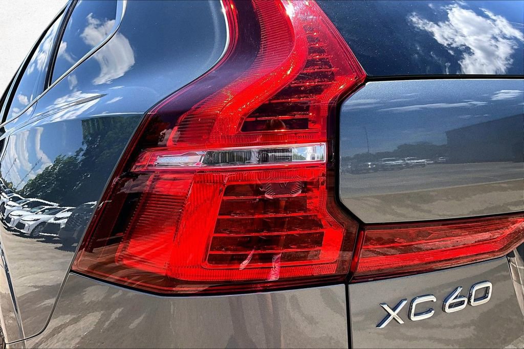 Used 2018 Volvo XC60 T6 R-Design w/ Convenience Package AWD/4WD image 22