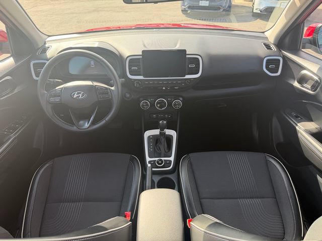 Used 2023 Hyundai Venue Limited FWD image 16