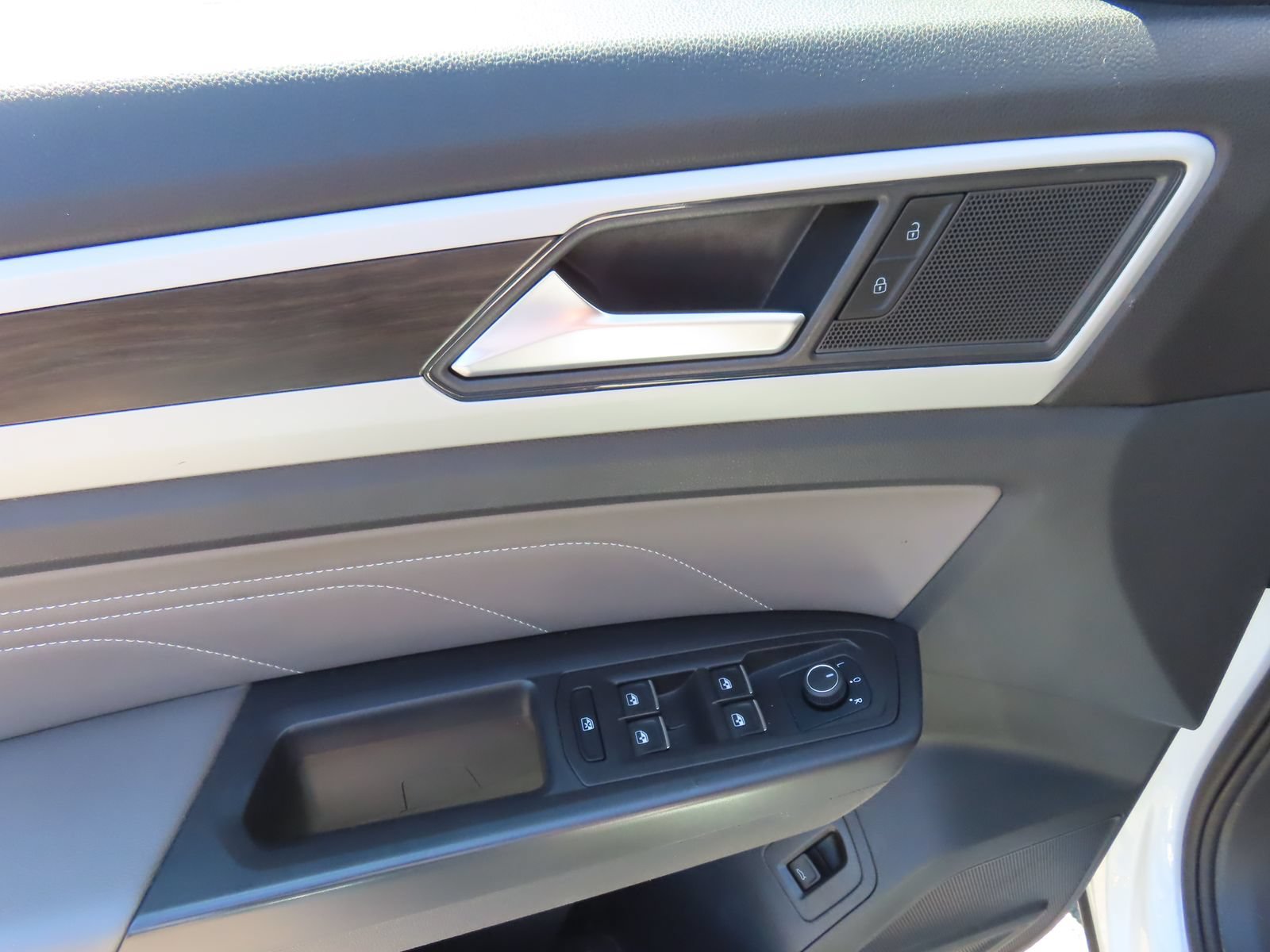 Used 2022 Volkswagen Atlas SE AWD/4WD image 12