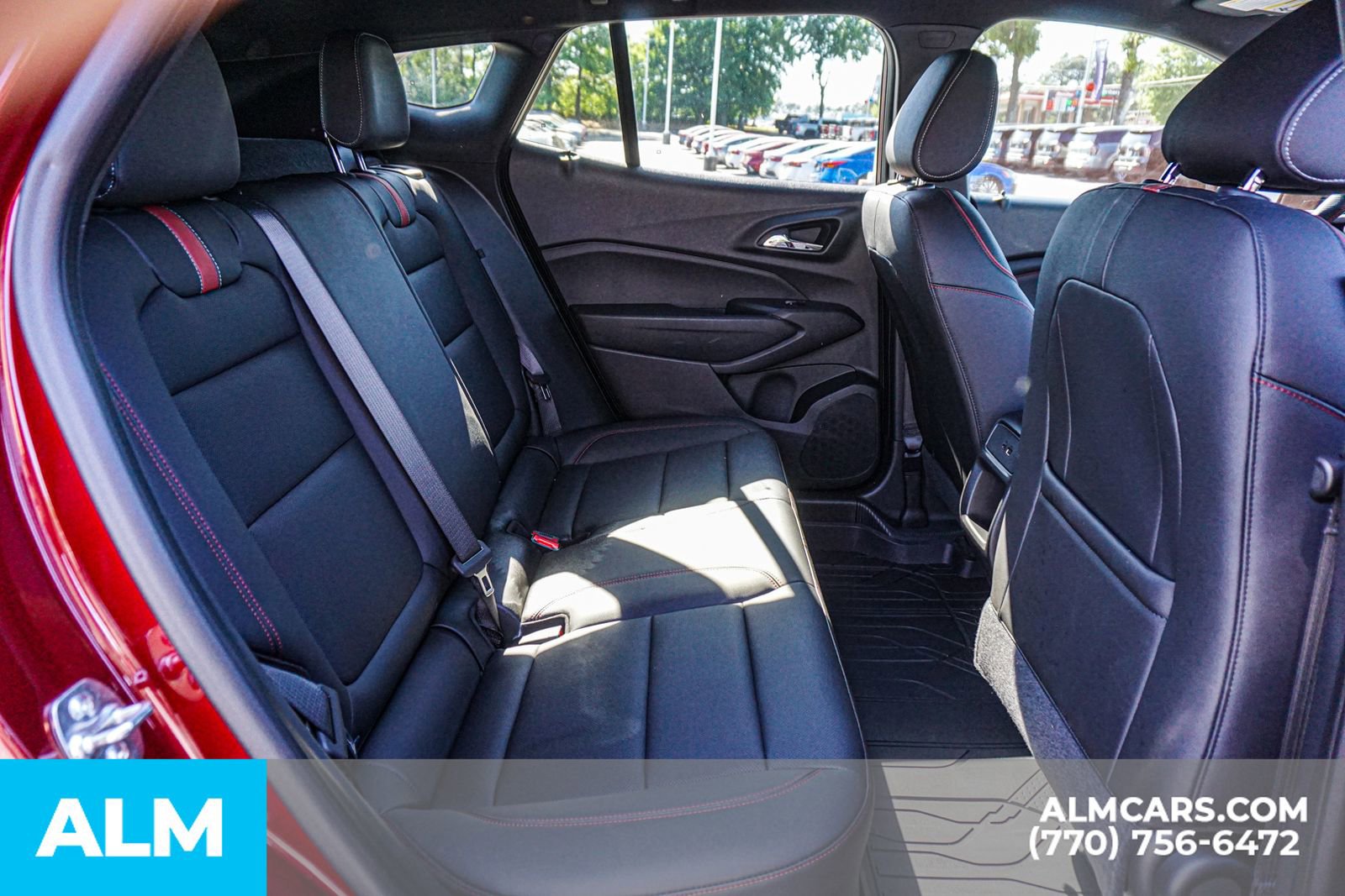 Used 2025 Chevrolet Trax RS FWD image 25