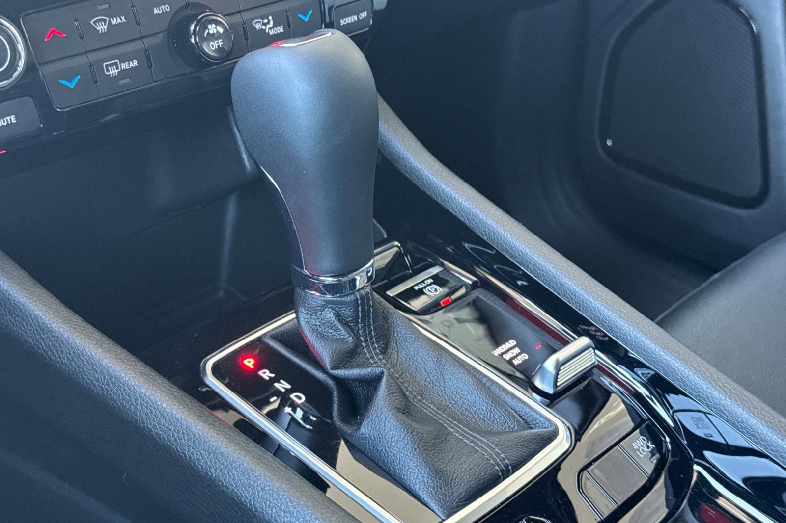 Used 2025 Jeep Compass Limited image 19