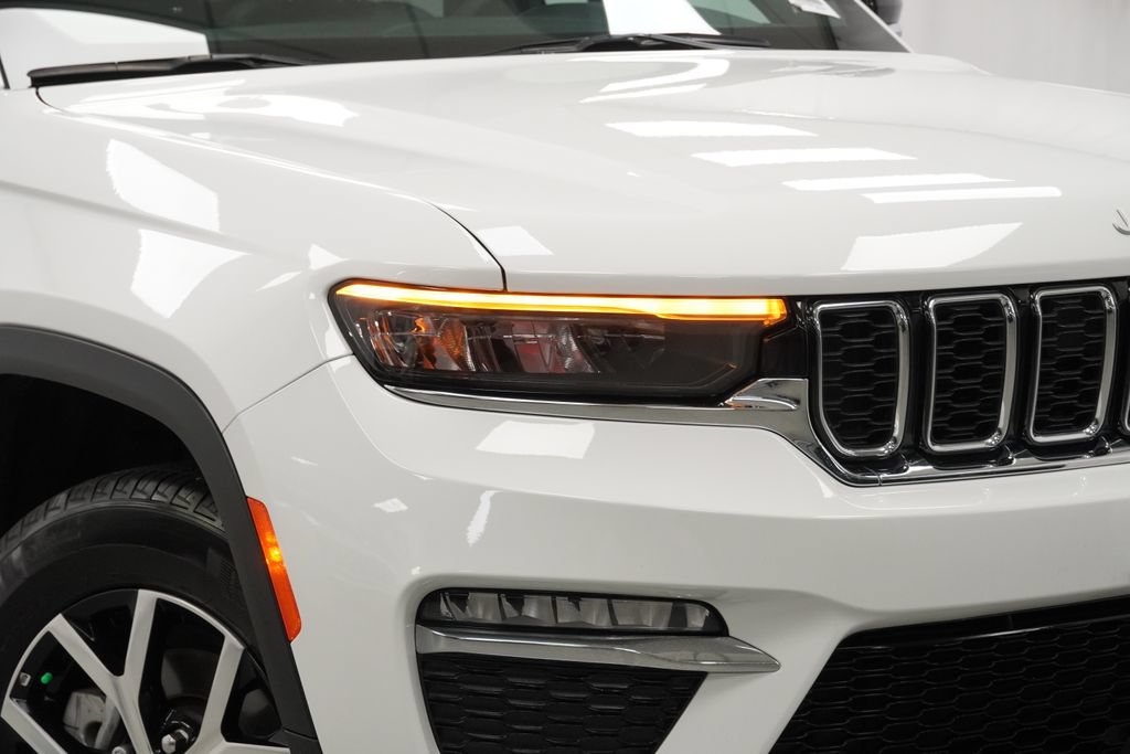 Certified 2025 Jeep Grand Cherokee Limited AWD/4WD image 5