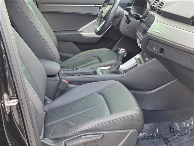 Used 2019 Audi Q3 2.0T Premium w/ Convenience Package AWD/4WD image 18