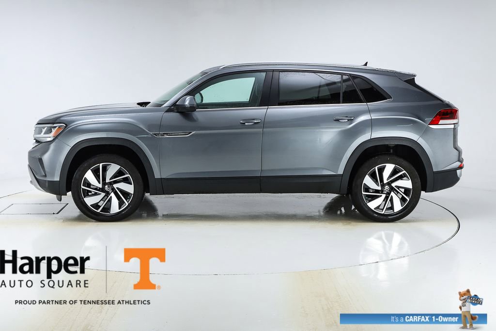 Used 2022 Volkswagen Atlas Cross Sport SE image 2