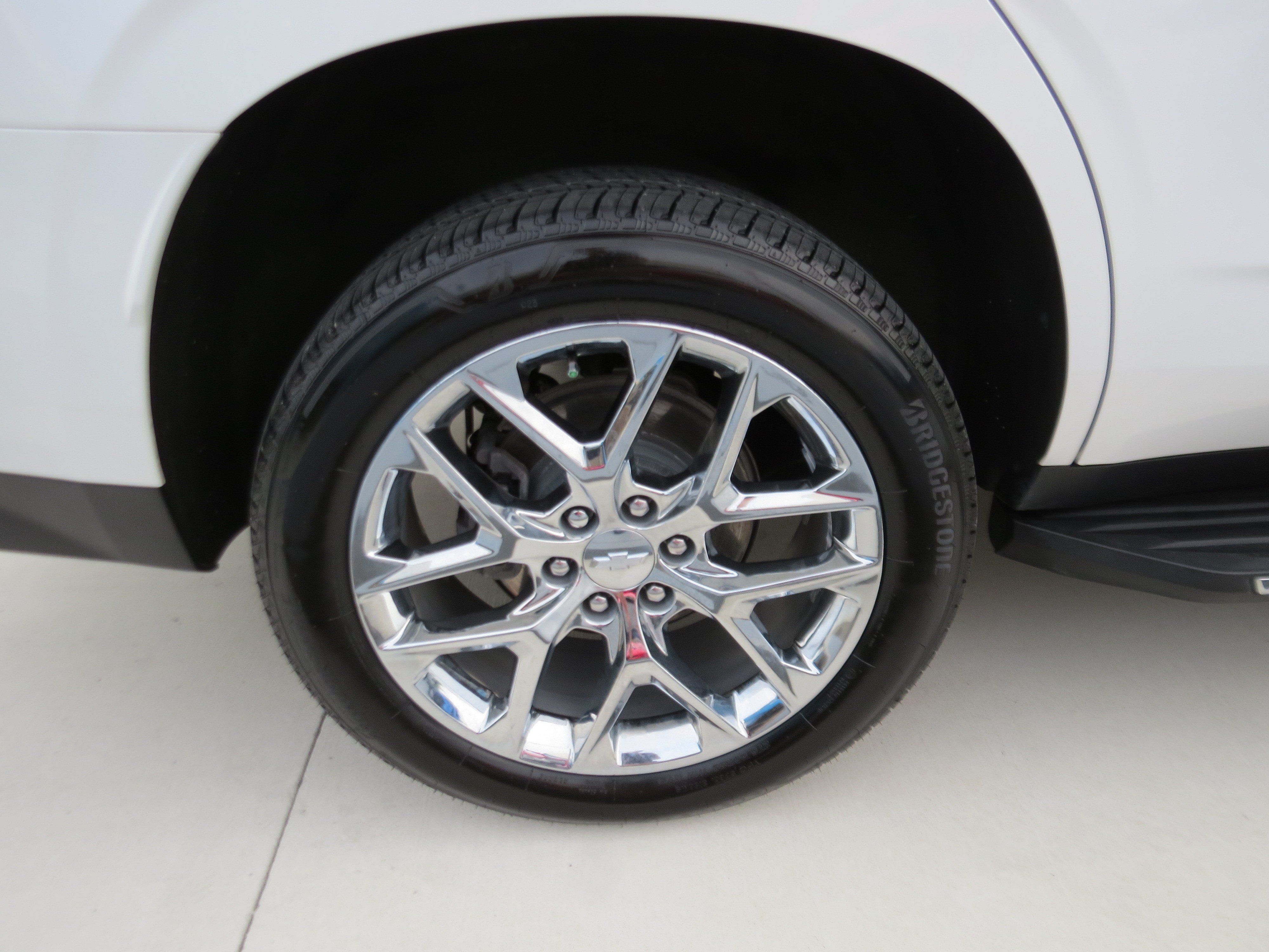 Used 2024 Chevrolet Tahoe LT w/ Luxury Package AWD/4WD image 10