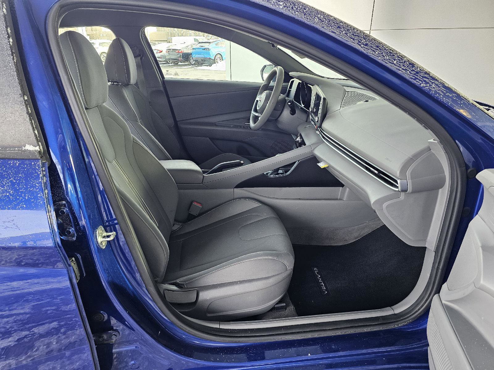 Used 2021 Hyundai Elantra SEL image 12