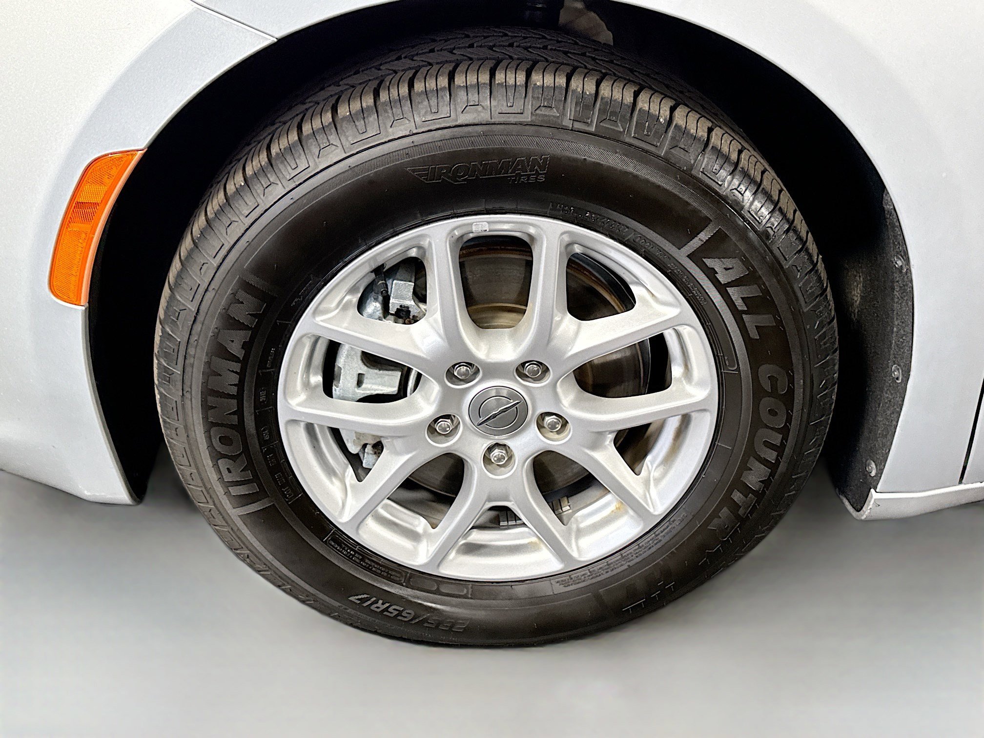 Used 2023 Chrysler Voyager LX FWD image 36