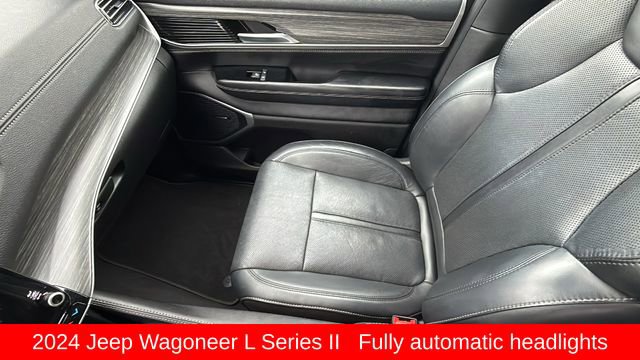 Used 2024 Jeep Wagoneer L Series II w/ Flexible Seating Group image 12
