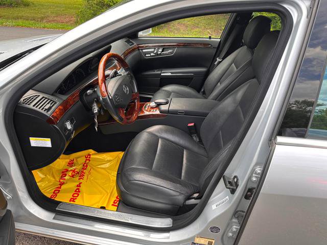 Used 2010 Mercedes-Benz S 550 4MATIC image 6