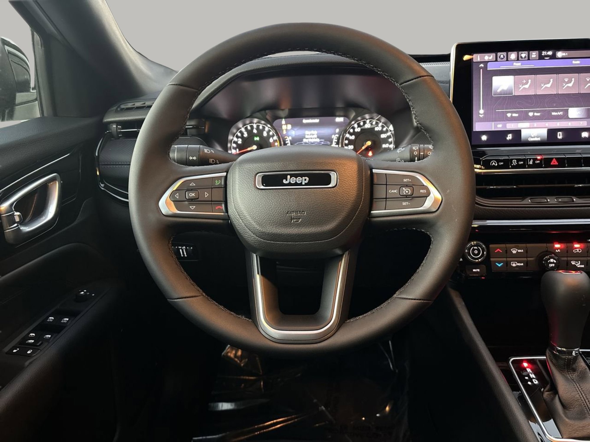 New 2026 Jeep Compass Latitude image 8