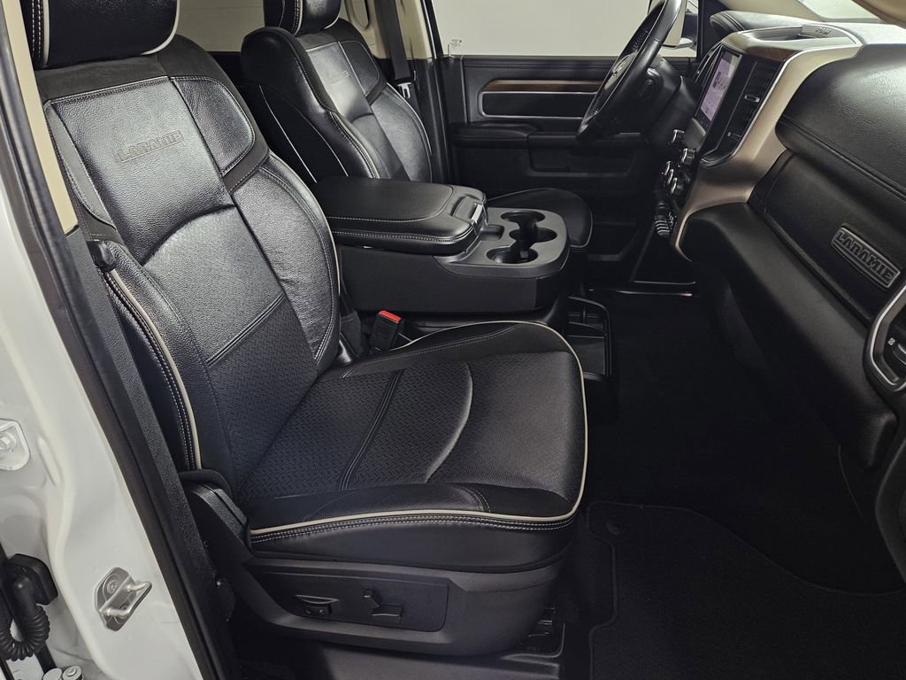 Used 2022 RAM 2500 Laramie w/ Body Color Bumper Group AWD/4WD image 31