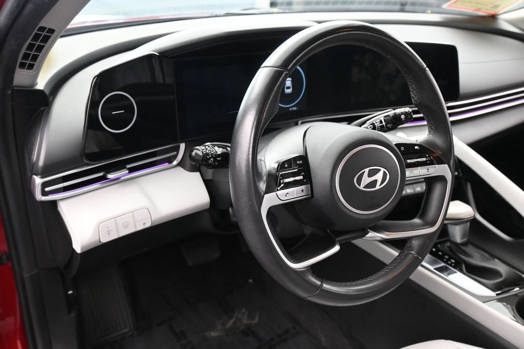 Used 2024 Hyundai Elantra Limited FWD image 15