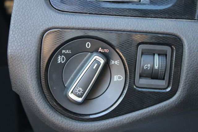 Used 2015 Volkswagen GTI S FWD image 21