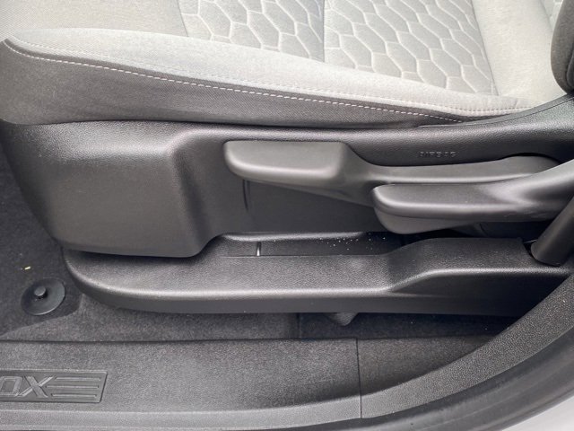 Used 2020 Chevrolet Equinox LS image 29