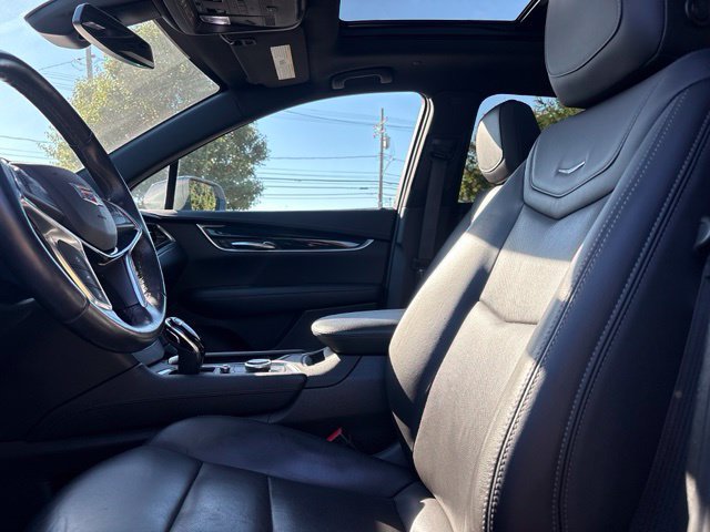 Used 2020 Cadillac XT5 Premium Luxury w/ LPO, Floor Liner Package FWD image 28