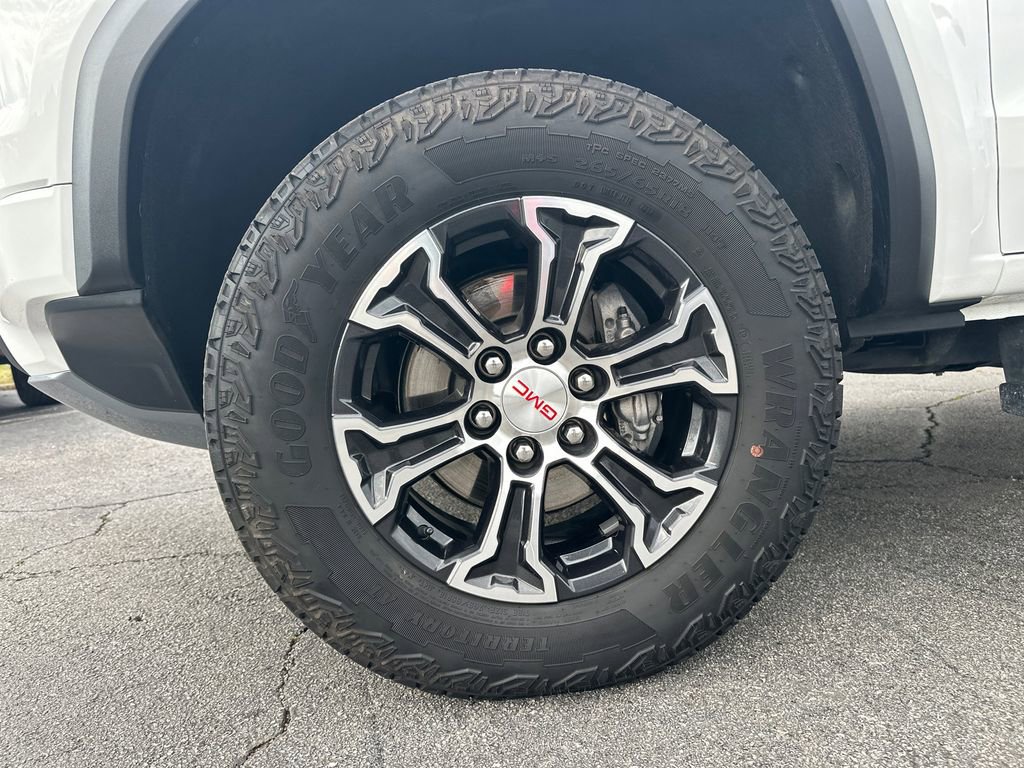 Used 2025 GMC Canyon AT4 w/ AT4 Premium Package image 12