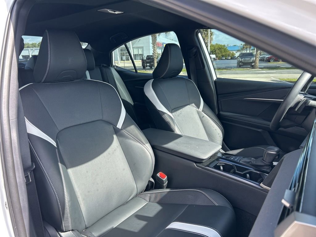 Used 2025 Toyota Camry SE w/ Convenience Package image 43