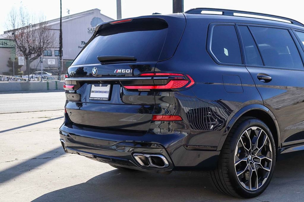 Used 2024 BMW X7 M60i AWD/4WD image 11