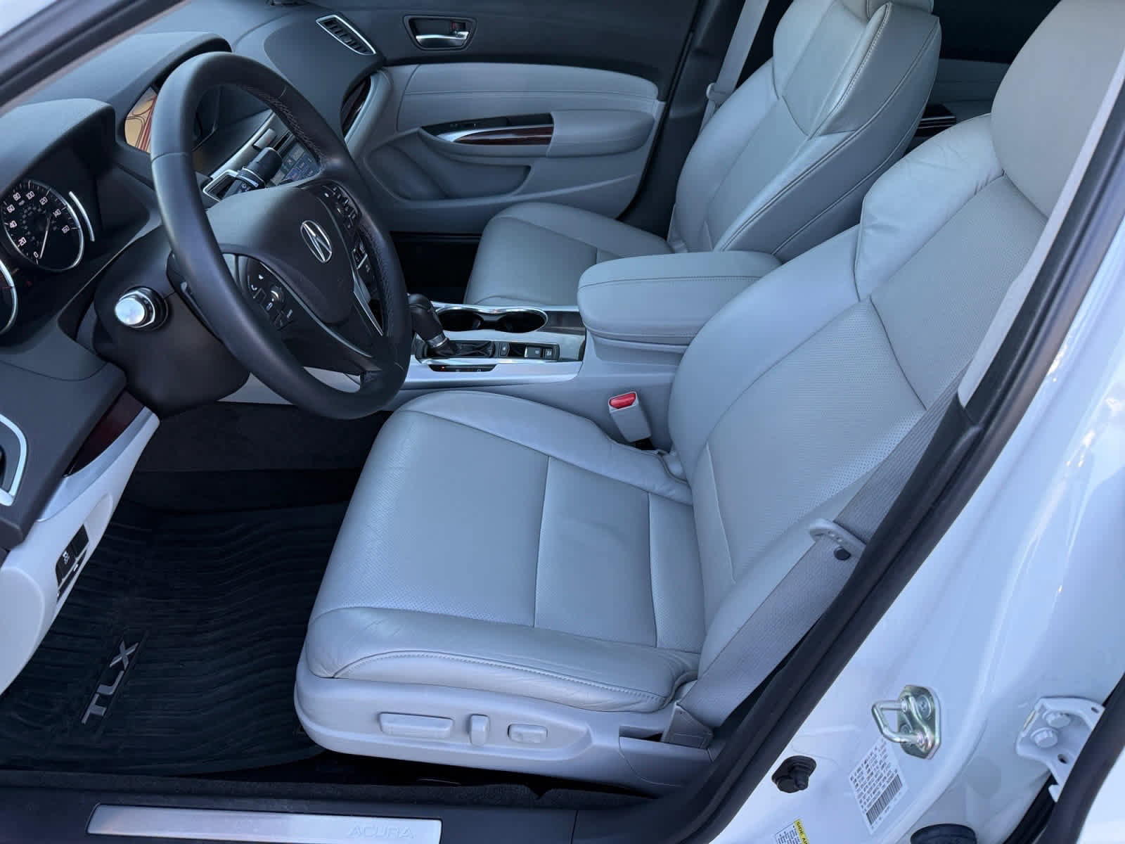 Used 2017 Acura TLX w/ Technology Package image 10