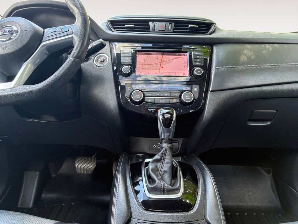 Used 2019 Nissan Rogue SL w/ Premium Package image 11