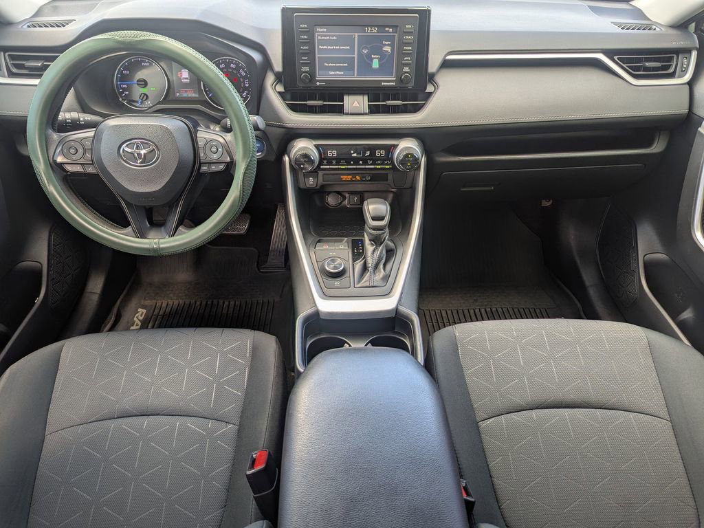 Used 2020 Toyota RAV4 XLE image 10
